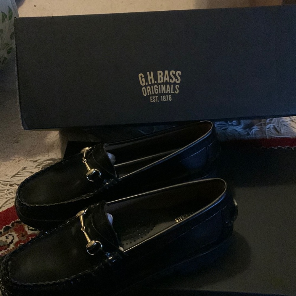 Brand new within box size 6 G.H. Bass Lianna Lug loafers